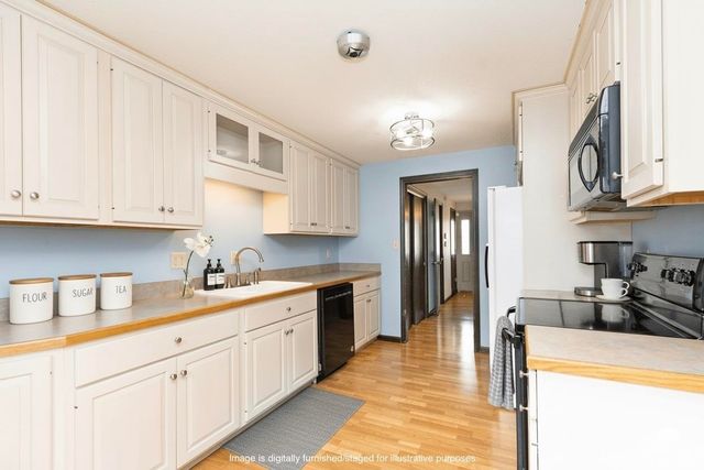 320 Twykingham Place, Manhattan, KS 66503