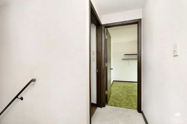 320 Twykingham Place, Manhattan, KS 66503