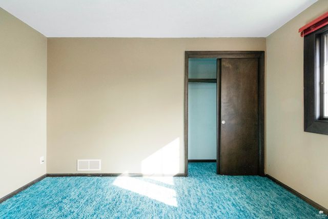 320 Twykingham Place, Manhattan, KS 66503