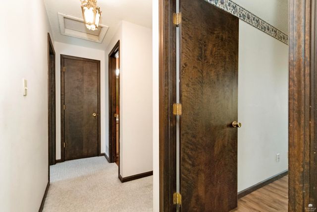 320 Twykingham Place, Manhattan, KS 66503