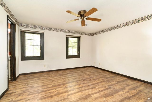 320 Twykingham Place, Manhattan, KS 66503