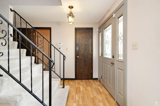 320 Twykingham Place, Manhattan, KS 66503