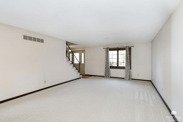 320 Twykingham Place, Manhattan, KS 66503