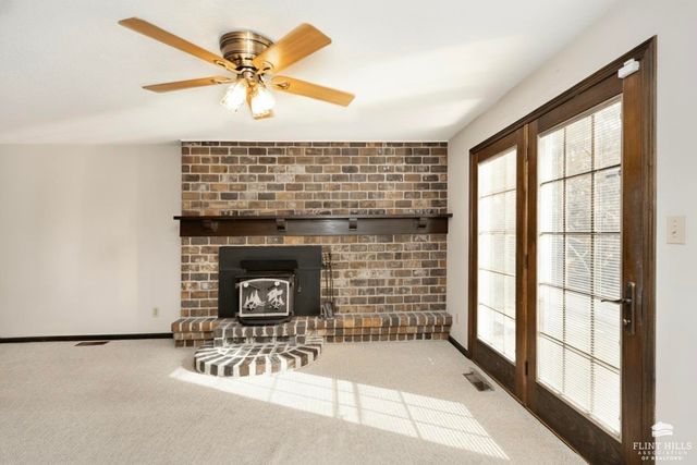 320 Twykingham Place, Manhattan, KS 66503