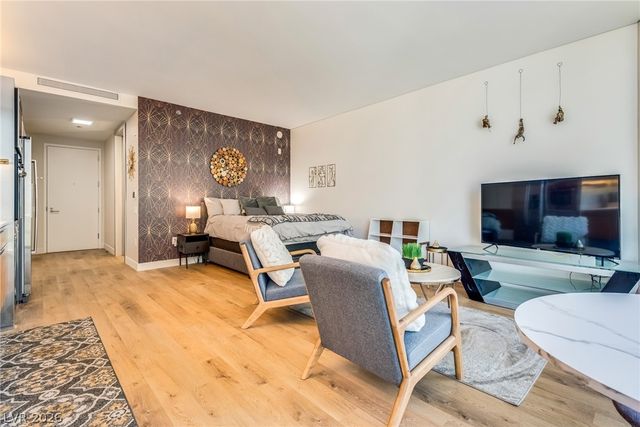 3722 Las Vegas Boulevard 1810, Las Vegas, NV 89158