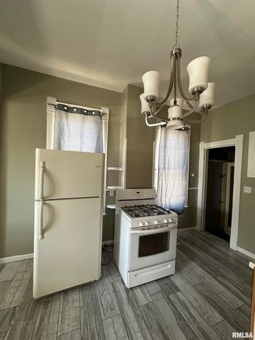 1213 NE GLENDALE Avenue, Peoria, IL 61603