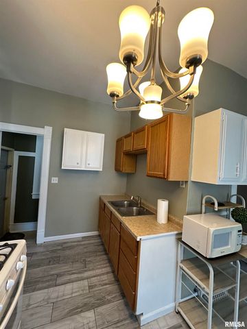 1213 NE GLENDALE Avenue, Peoria, IL 61603