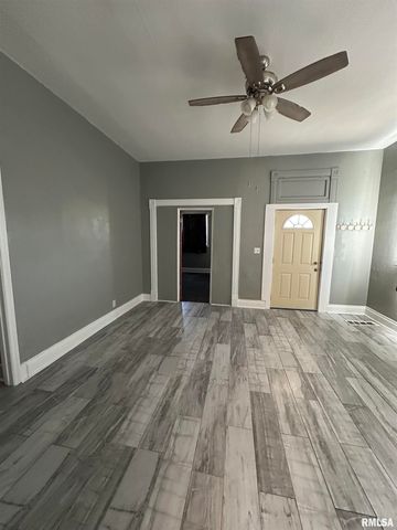 1213 NE GLENDALE Avenue, Peoria, IL 61603