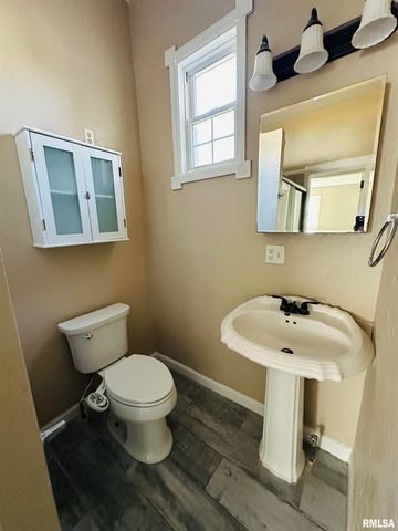 1213 NE GLENDALE Avenue, Peoria, IL 61603