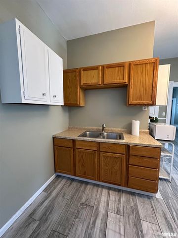 1213 NE GLENDALE Avenue, Peoria, IL 61603