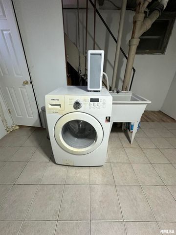 1213 NE GLENDALE Avenue, Peoria, IL 61603