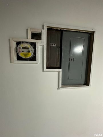 1213 NE GLENDALE Avenue, Peoria, IL 61603