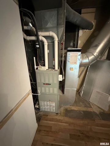 1213 NE GLENDALE Avenue, Peoria, IL 61603