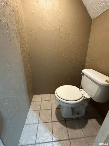 1213 NE GLENDALE Avenue, Peoria, IL 61603