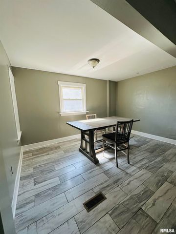 1213 NE GLENDALE Avenue, Peoria, IL 61603