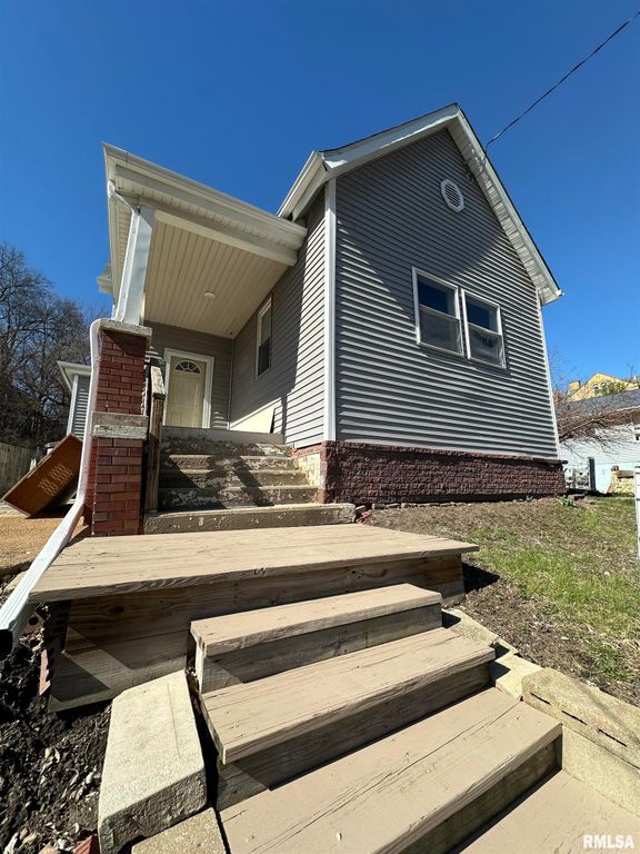 1213 NE GLENDALE Avenue, Peoria, IL 61603