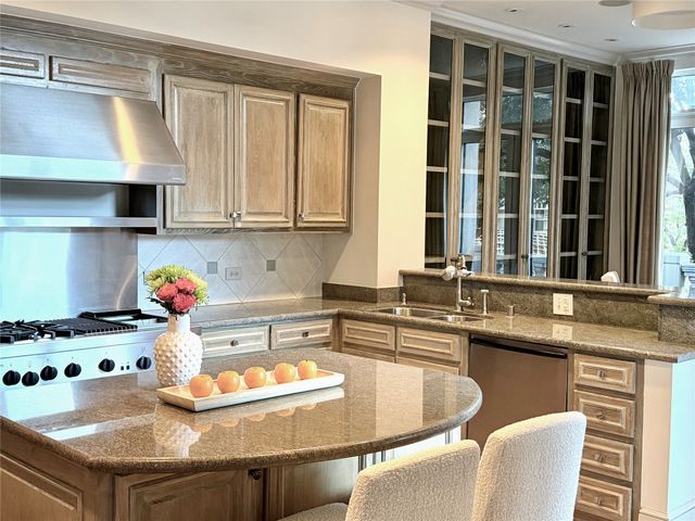 3505 Turtle Creek Boulevard 2A, Dallas, TX 75219