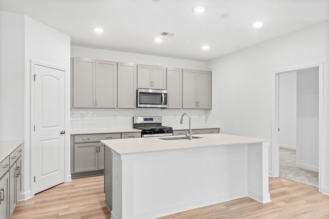 1352 Georgetown Drive, Old Hickory, TN 37138
