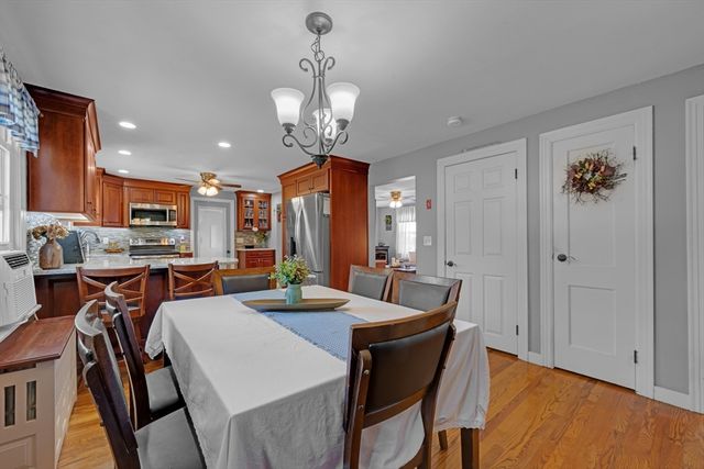 3 Salem St, Palmer, MA 01069