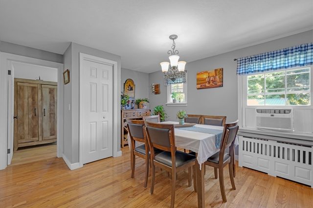 3 Salem St, Palmer, MA 01069