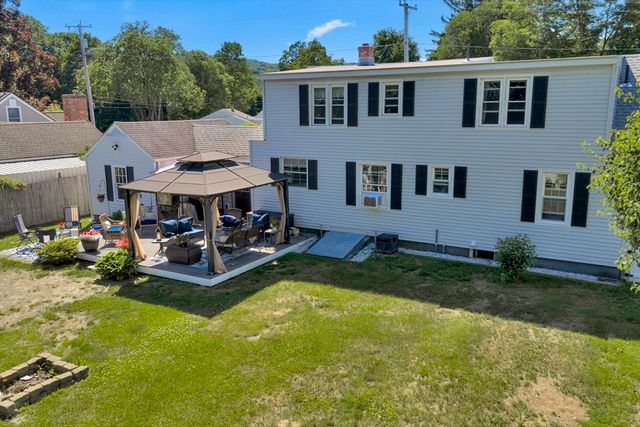 3 Salem St, Palmer, MA 01069