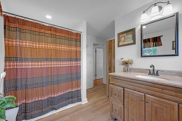 3 Salem St, Palmer, MA 01069