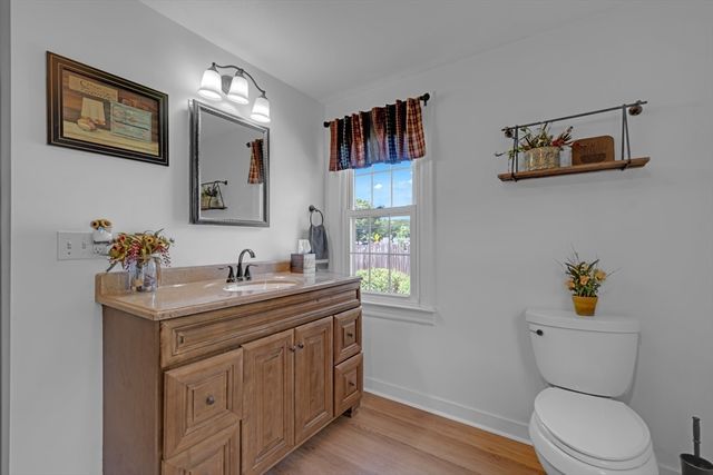 3 Salem St, Palmer, MA 01069