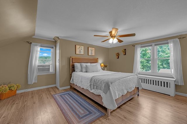3 Salem St, Palmer, MA 01069