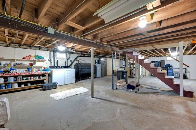 3 Salem St, Palmer, MA 01069