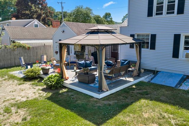 3 Salem St, Palmer, MA 01069