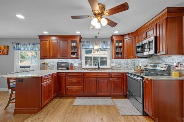 3 Salem St, Palmer, MA 01069