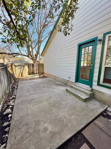 8706 Clearbrook TRL B, Austin, TX 78729