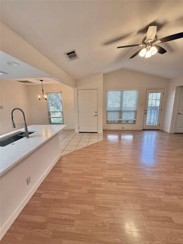 8706 Clearbrook TRL B, Austin, TX 78729