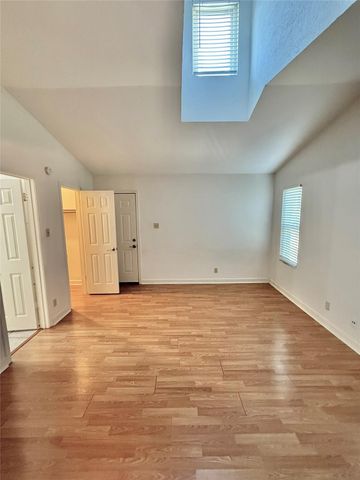 8706 Clearbrook TRL B, Austin, TX 78729