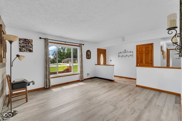 40 Circle Drive, Monrovia, IN 46157
