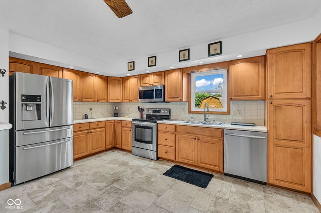 40 Circle Drive, Monrovia, IN 46157