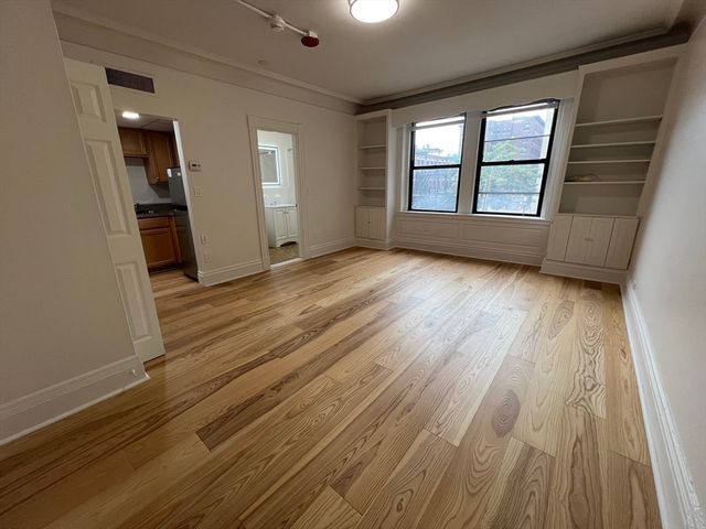 466 Commonwealth Ave 305, Boston, MA 02215