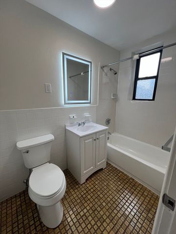 466 Commonwealth Ave 305, Boston, MA 02215