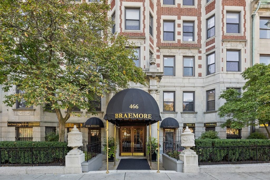 466 Commonwealth Ave 305, Boston, MA 02215
