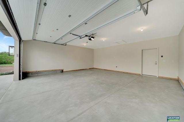 8711 Labrador Court, Lincoln, NE 68520