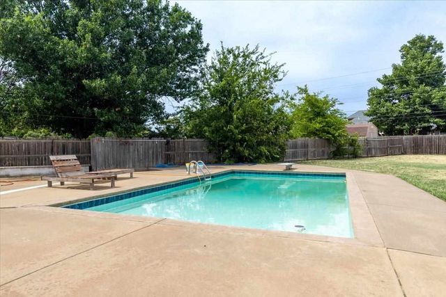 1803 NW 32nd St, Lawton, OK 73505