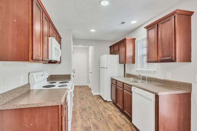 1036 Cheryl Ln, La Vergne, TN 37086
