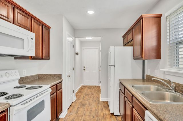 1036 Cheryl Ln, La Vergne, TN 37086