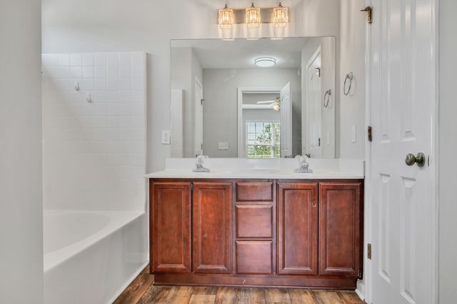1036 Cheryl Ln, La Vergne, TN 37086