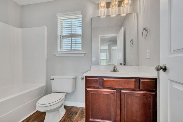 1036 Cheryl Ln, La Vergne, TN 37086