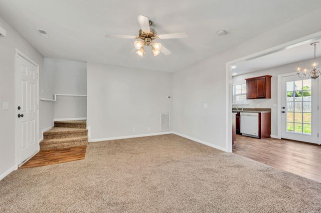 1036 Cheryl Ln, La Vergne, TN 37086