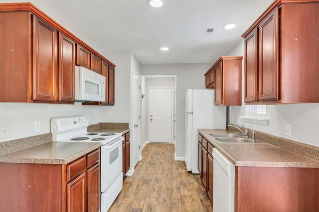 1036 Cheryl Ln, La Vergne, TN 37086