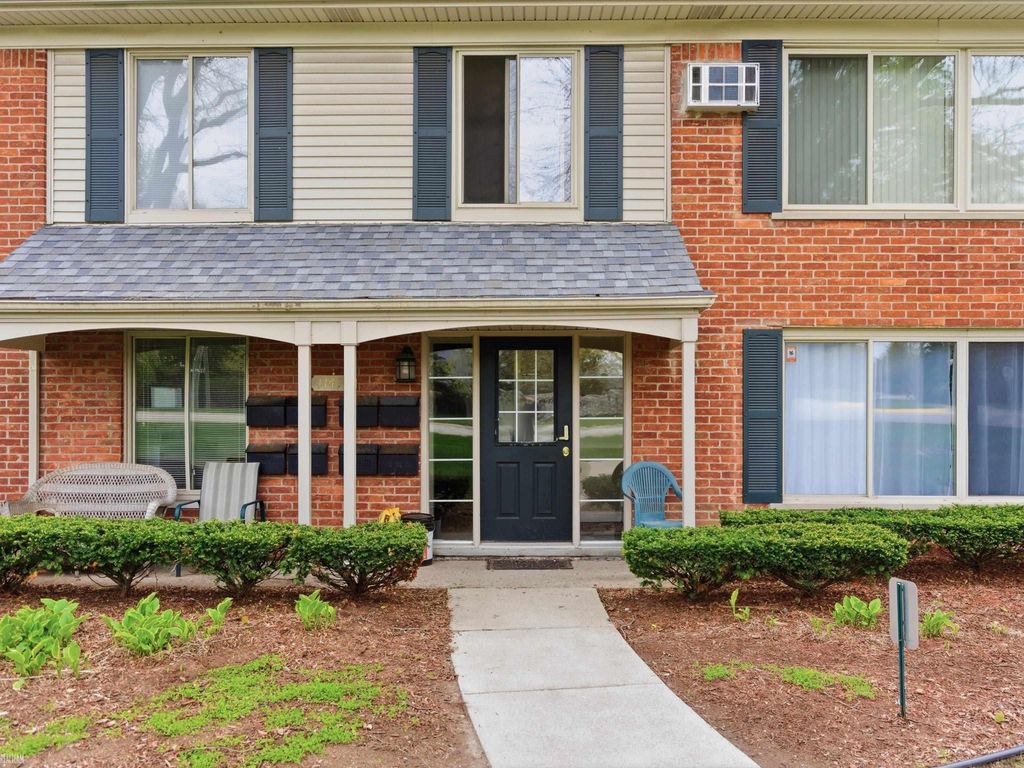11410 Canal Road 205, Sterling Heights, MI 48314