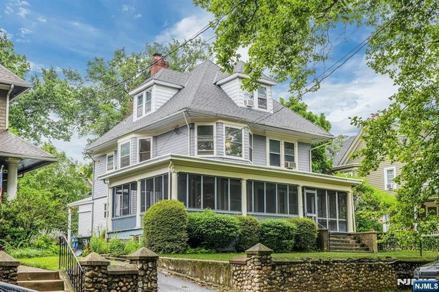 176 Mountain Way, Rutherford, NJ 07070