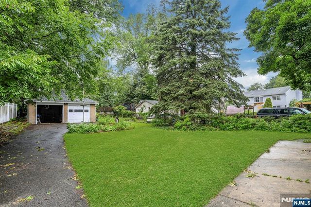 176 Mountain Way, Rutherford, NJ 07070
